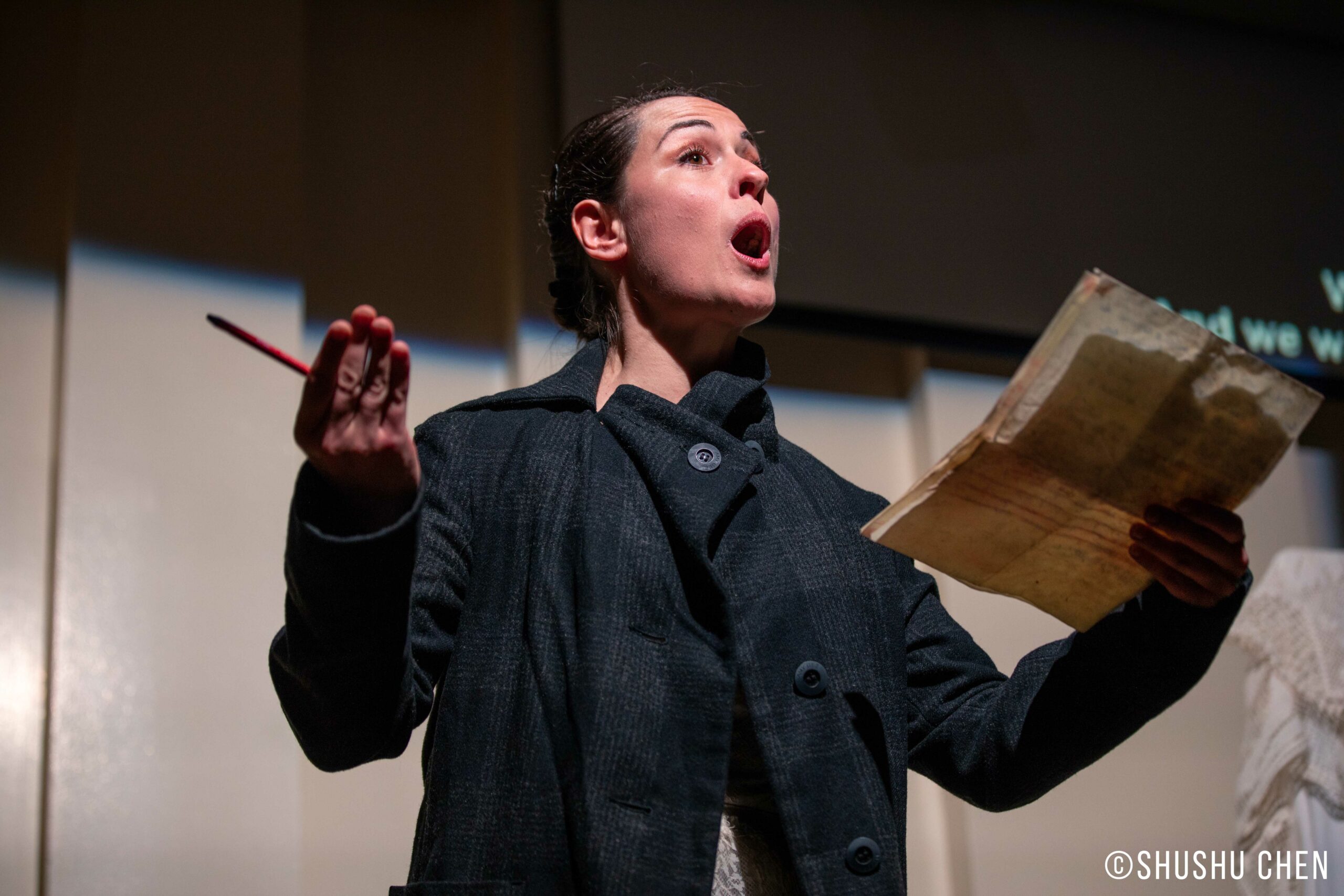 artist-performing-from-in-scena-italian-theater-festival-ny-angelas-wars-at-casa-italiana