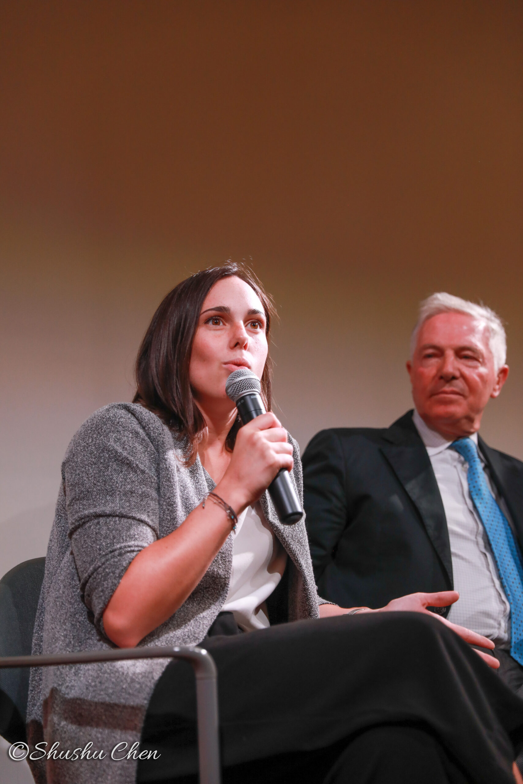 speaker-talking-from-globalization-vs-authenticity-at-casa-italiana