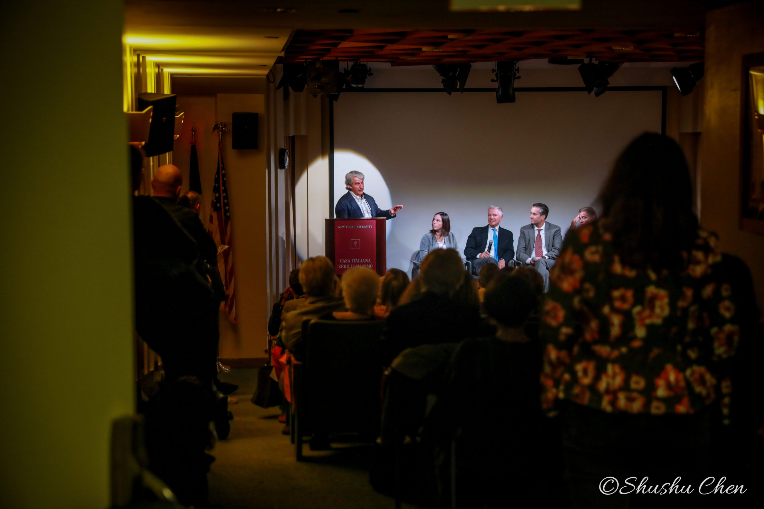 speaker-talking-and-spectators-from-globalization-vs-authenticity-at-casa-italiana