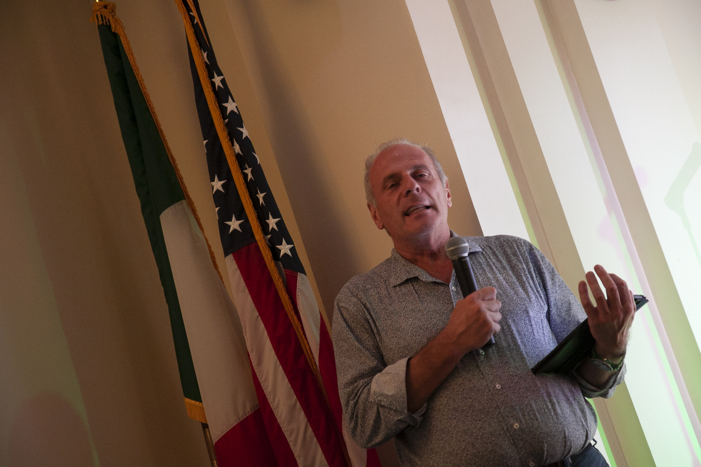 stefano-talking-from-versetto-libero-italian-artists-meet-nyc-poets-at-casa-italiana
