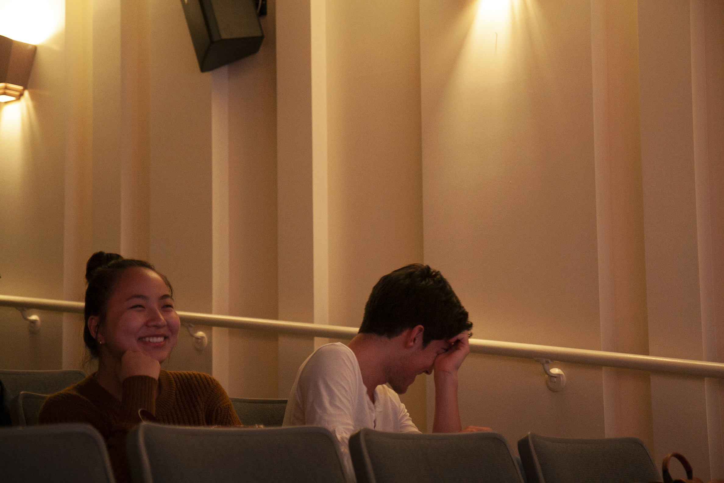 spectators-smiling-from-versetto-libero-italian-artists-meet-nyc-poets-at-casa-italiana