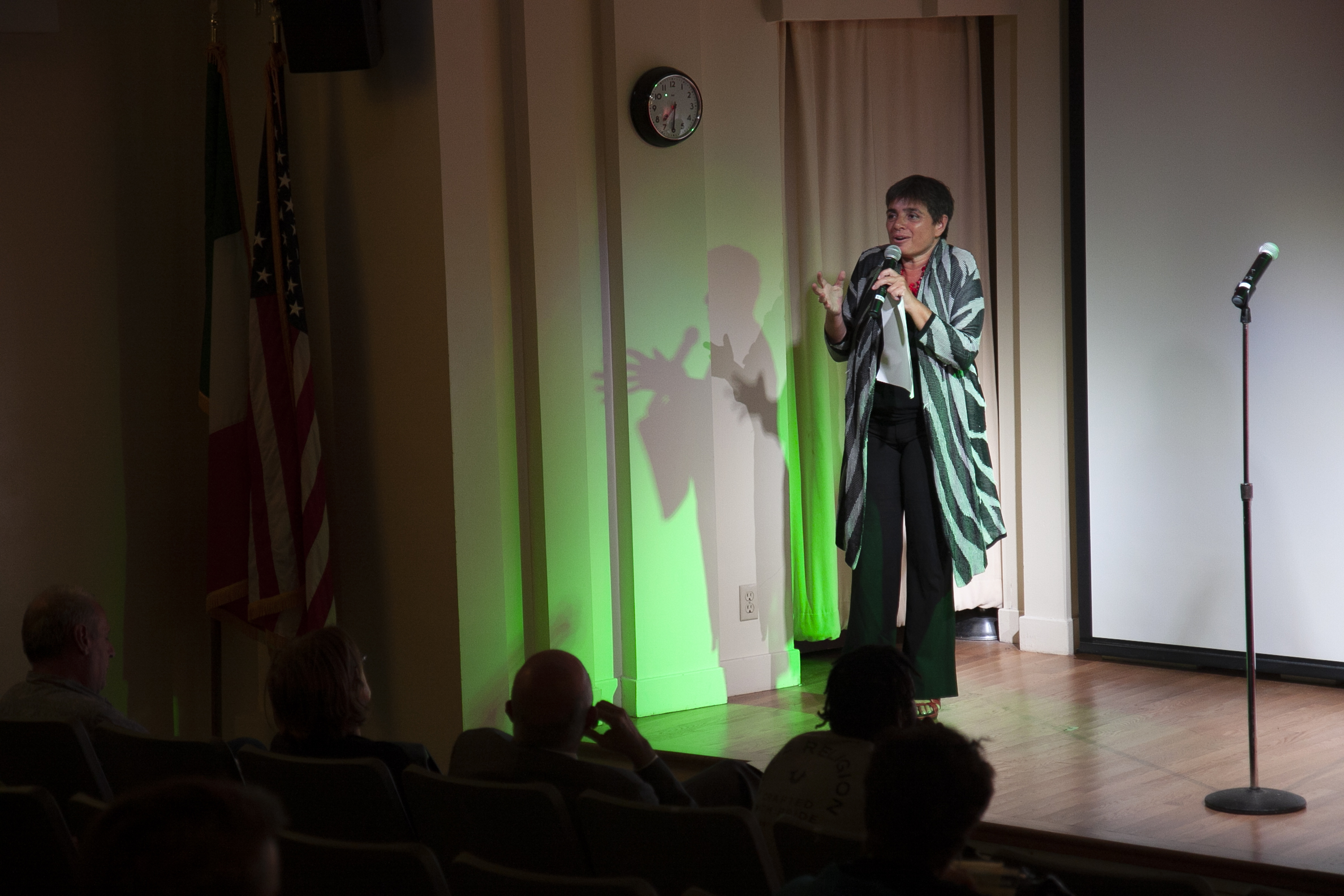 speaker-talking-from-versetto-libero-italian-artists-meet-nyc-poets-at-casa-italiana