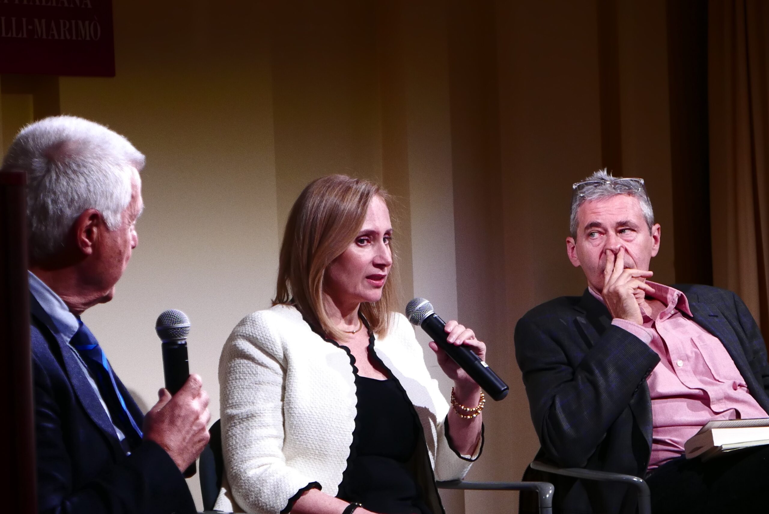 speaker-talking-from-when-the-american-press-flirted-with-fascism-at-casa-italiana