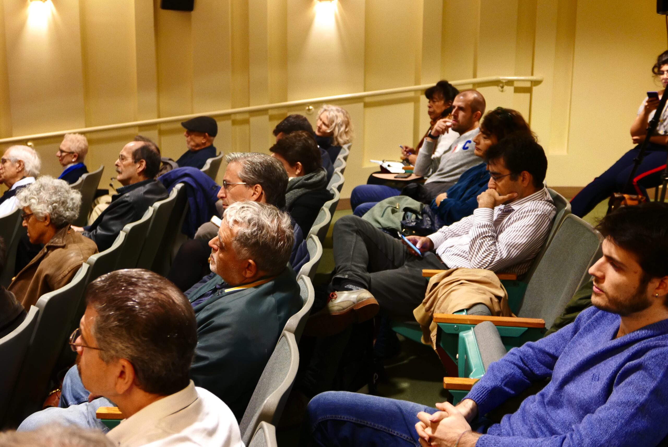 spectators-from-when-the-american-press-flirted-with-fascism-at-casa-italiana
