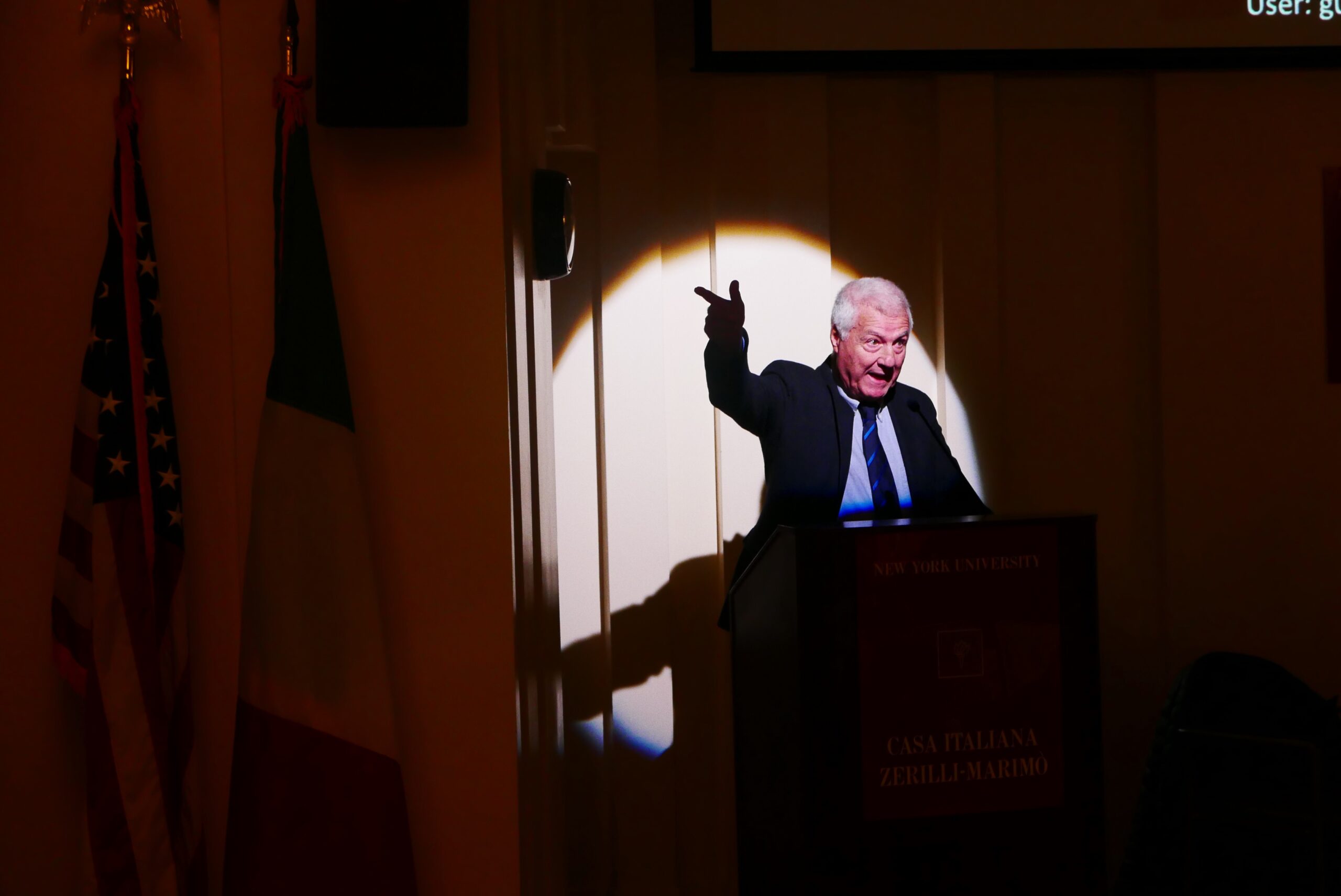 speaker-talking-from-when-the-american-press-flirted-with-fascism-at-casa-italiana