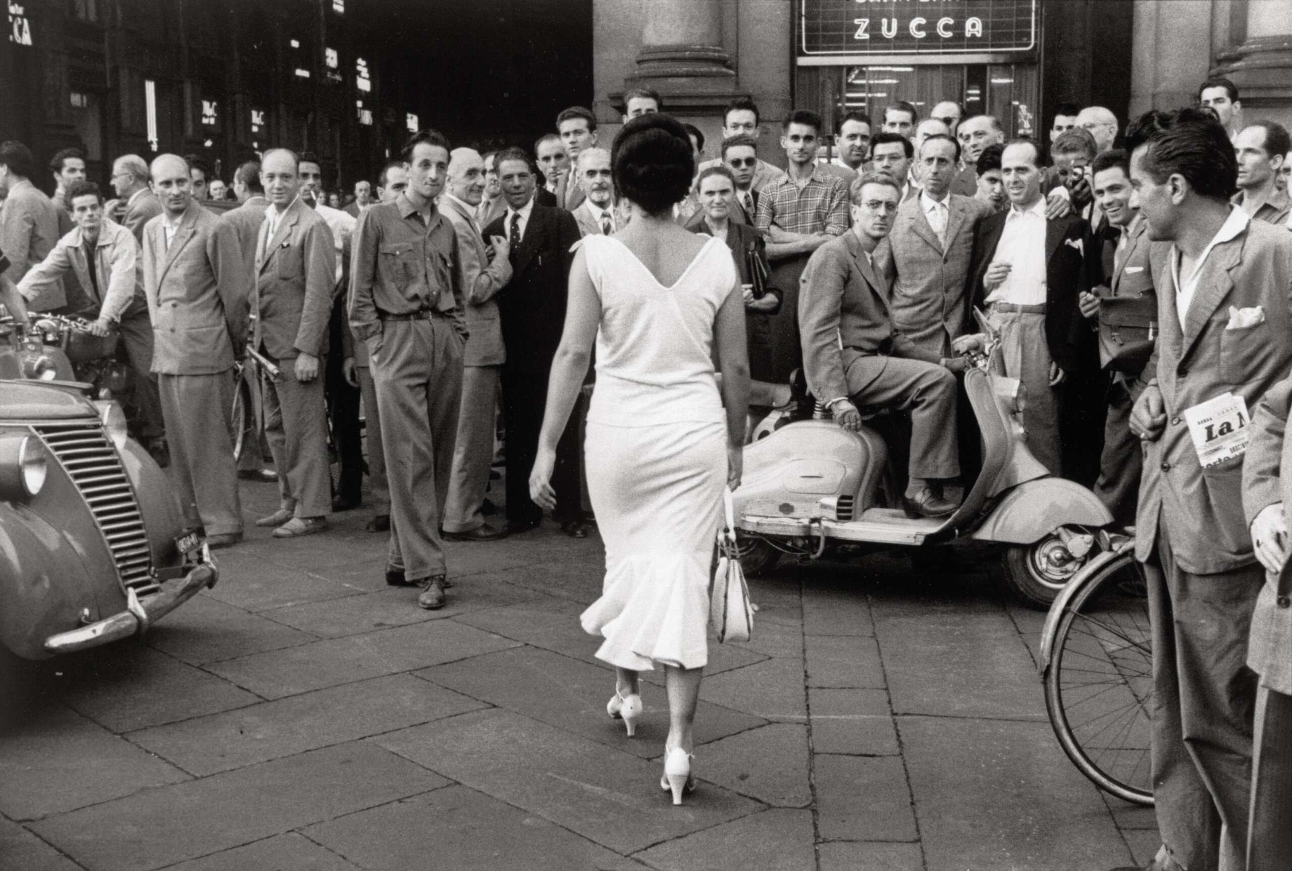 De Biasi's The Italians Turn Around, Milan, 1954